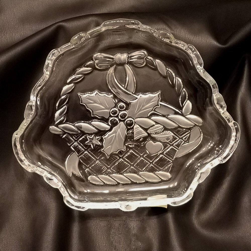 Mikasa "Holly Basket" Dish